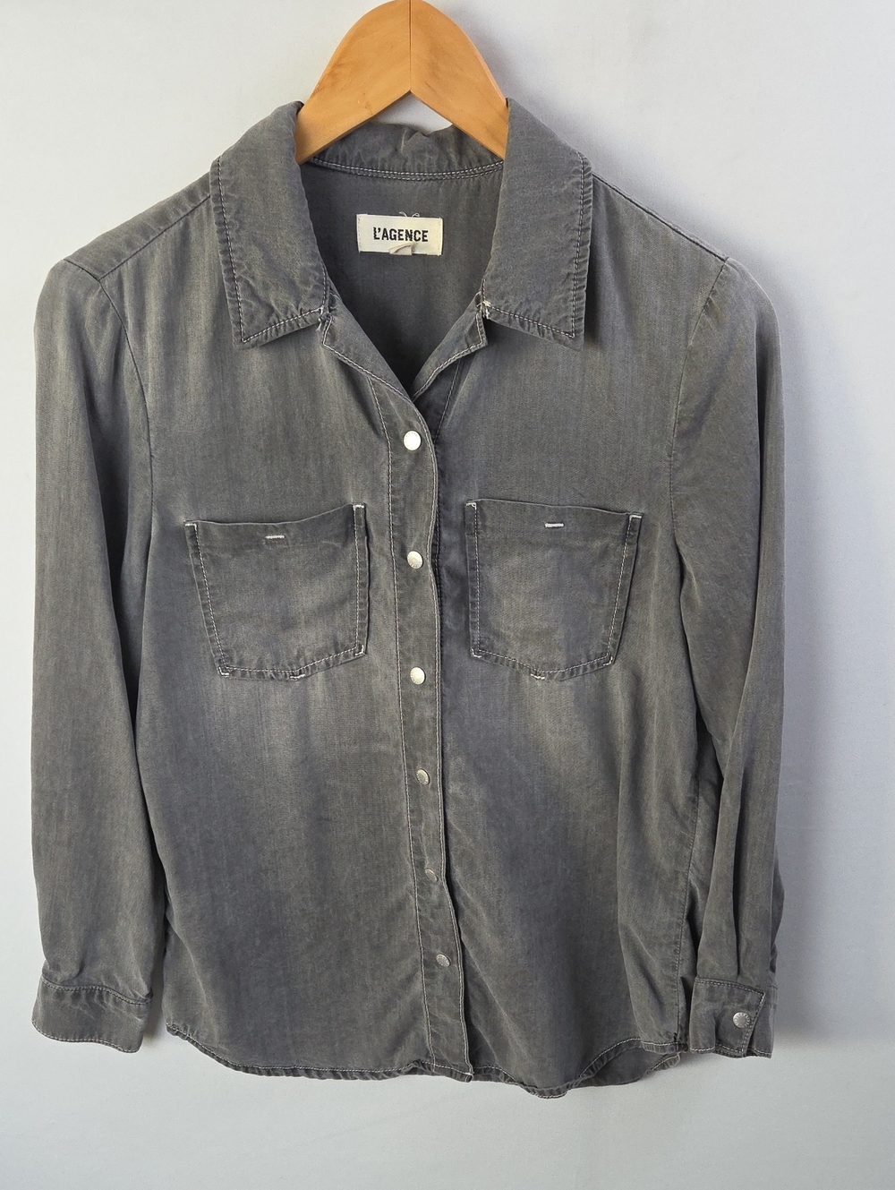 L'Agence Women's Isla Denim Shirt Sz XXS Snap Button Quiet Luxury Streetwear
